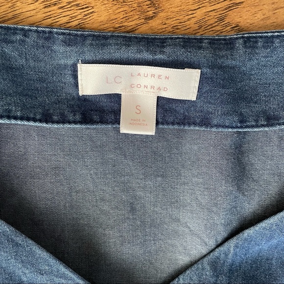 Lauren Conrad chambray button-front top - Picture 4 of 4